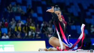 q raffaeli sofia ita sfe07846 copia simone ferraro ph